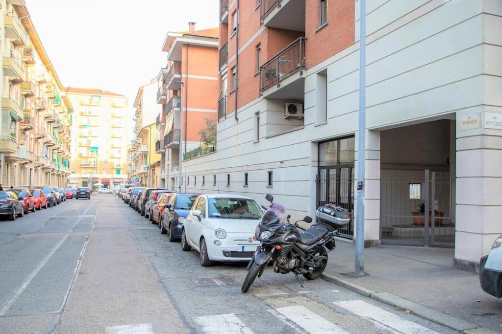 Casa Spezia - Metro Vicina, Wi-fi Rapido & Netflix Apartament Turyn